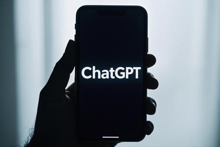 富国银行大胆预测：2030 年 ChatGPT 广告收入将达千亿美元