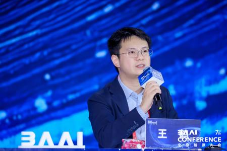 专访银河通用王鹤：真正能“干活”的机器人，不怕价格战丨涌现36人